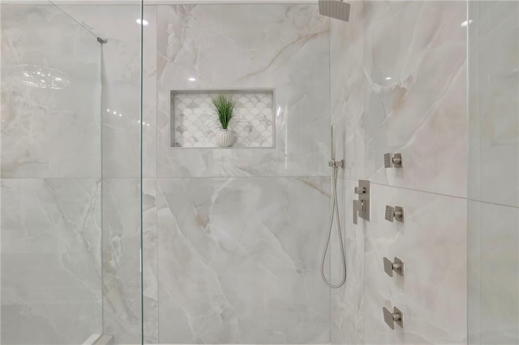 11505 Elkins Road Roswell, GA 30076 - Photo 33 of 75