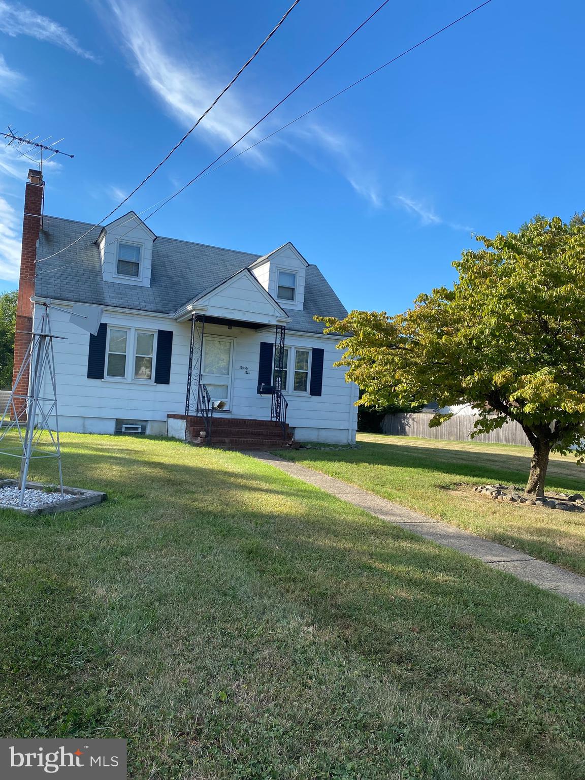 25 Rutledge Avenue Ewing, NJ 08618 - Photo 2 of 5 Gallery Image 2