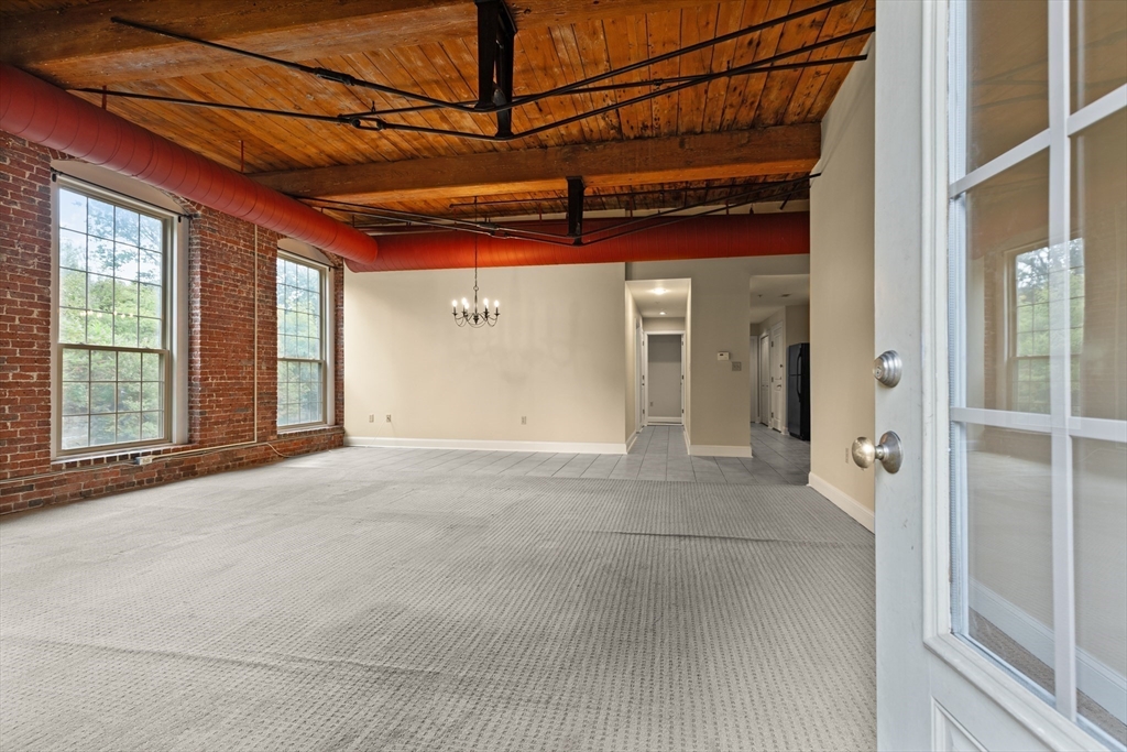 12 Brookside Road, Unit 5 Westford, MA 01886 - Photo 2 of 22