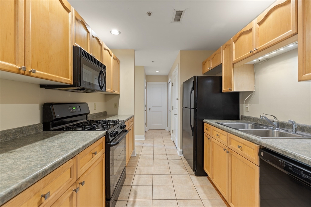 12 Brookside Road, Unit 5 Westford, MA 01886 - Photo 7 of 22