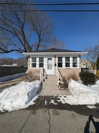 $2,600 | 39 Mawney Avenue, Warwick, RI 02889