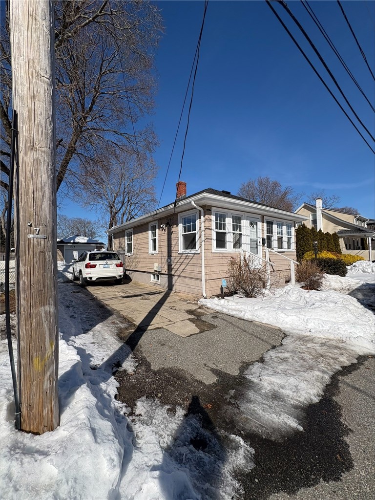39 Mawney Avenue Warwick, RI 02889 - Photo 2 of 13