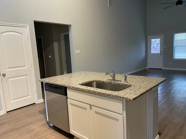 $2,200 | 665 Donegal Lane, Georgetown, TX 78626