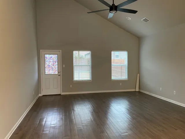 $2,200 | 665 Donegal Lane, Georgetown, TX 78626