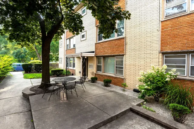 $134,900 | 3517 South Harlem Avenue, Unit C2, Berwyn, IL 60402