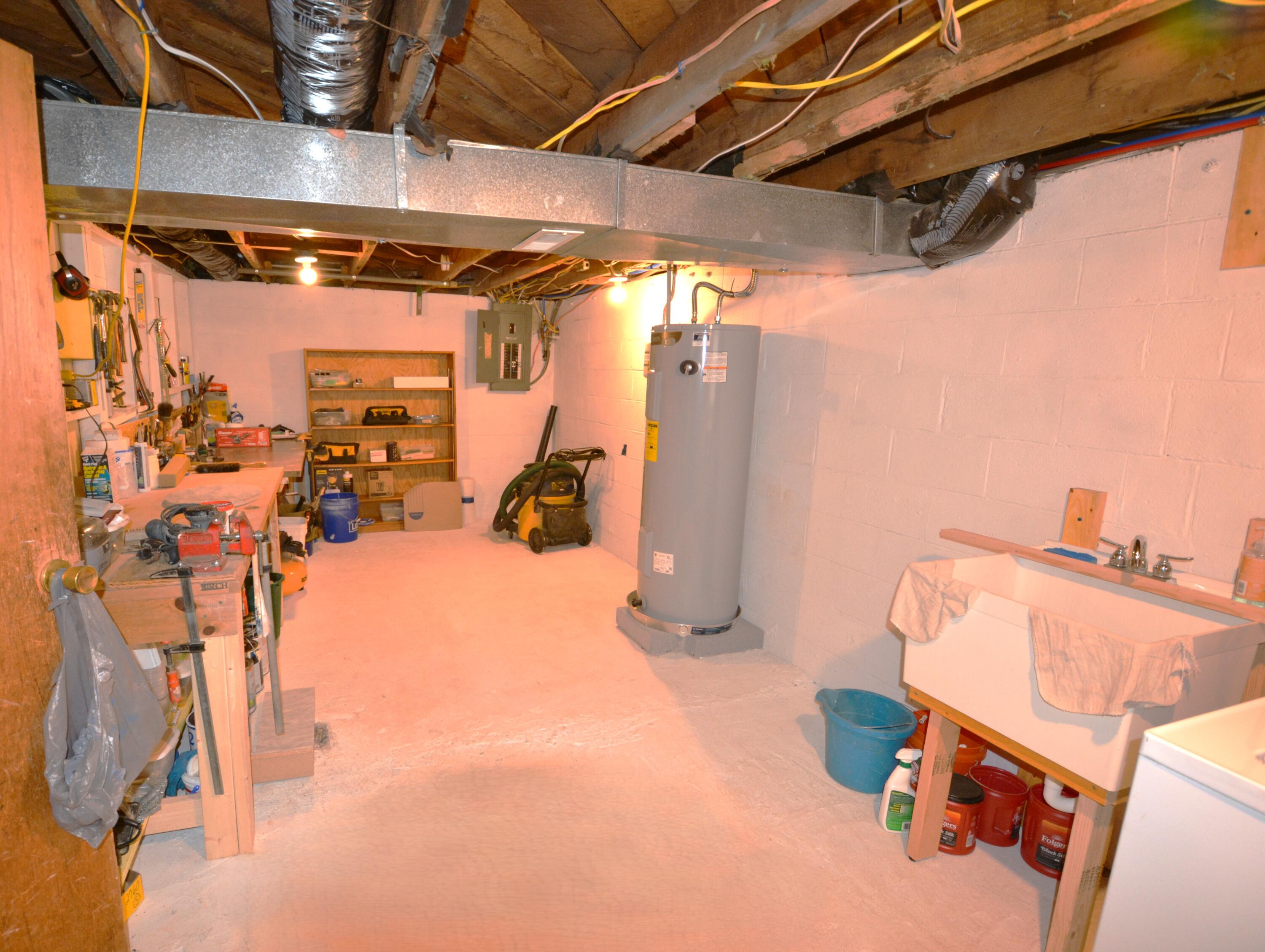 3316 Bassett Heights Road Bassett, VA 24055 - Photo 29 of 51 a view of a room with gym equipment