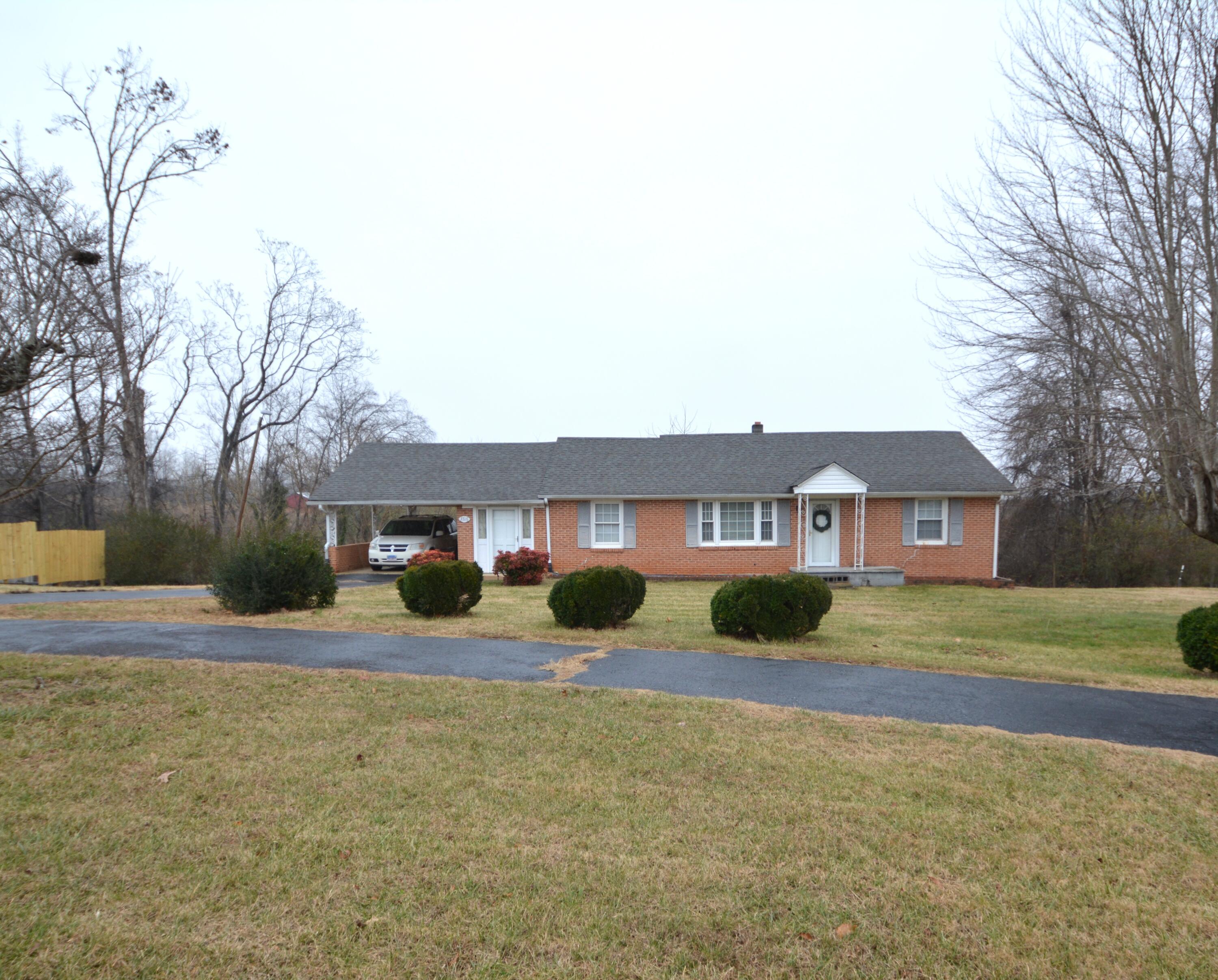 3316 Bassett Heights Road Bassett, VA 24055 - Photo 5 of 51 DSC_0004