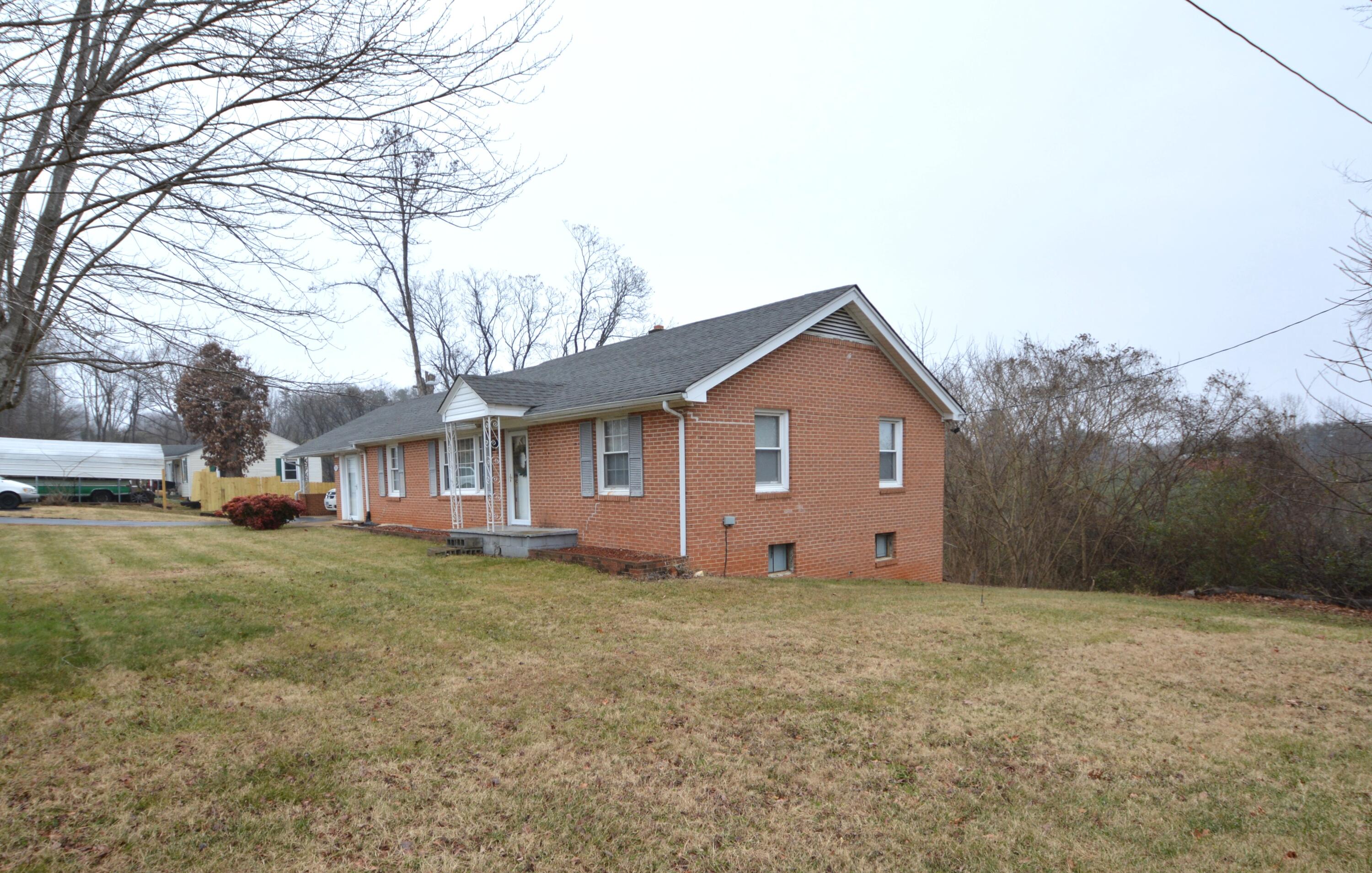 3316 Bassett Heights Road Bassett, VA 24055 - Photo 7 of 51 DSC_0007