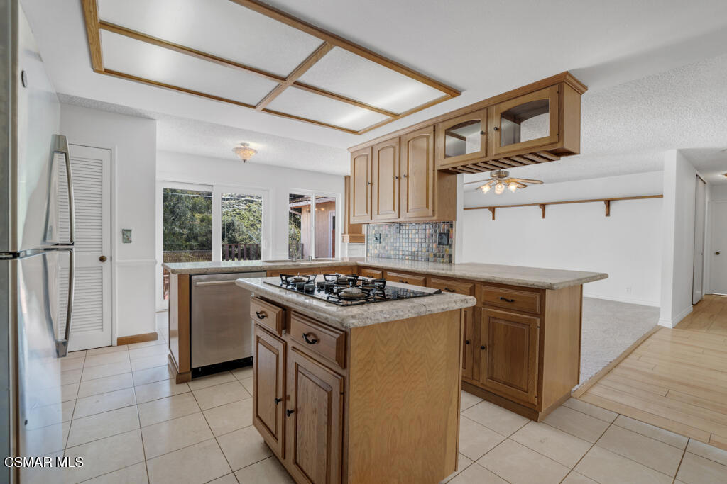 1278 Rambling Road Simi Valley, CA 93065 - Photo 15 of 76