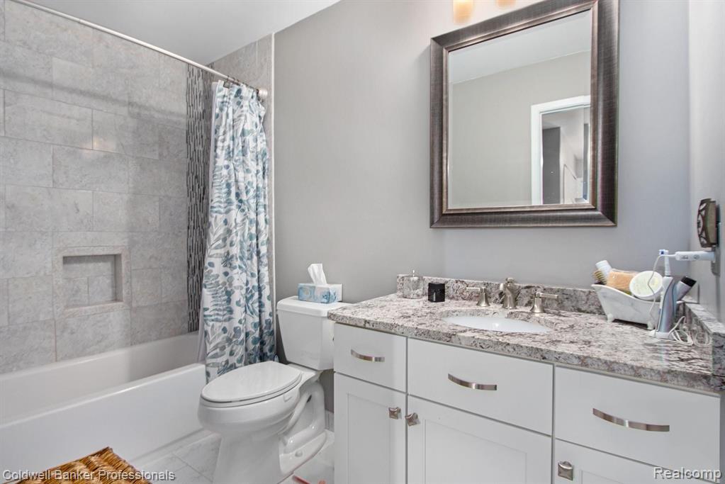 1324 Brook Lane Rochester Hills, MI 48306 - Photo 14 of 21
