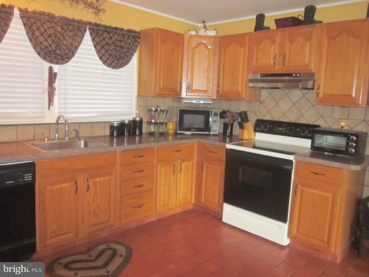 257 F Street Carneys Point, NJ 08069 - Photo 11 of 15 Gallery Image 11