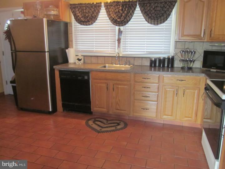 257 F Street Carneys Point, NJ 08069 - Photo 13 of 15 Gallery Image 13