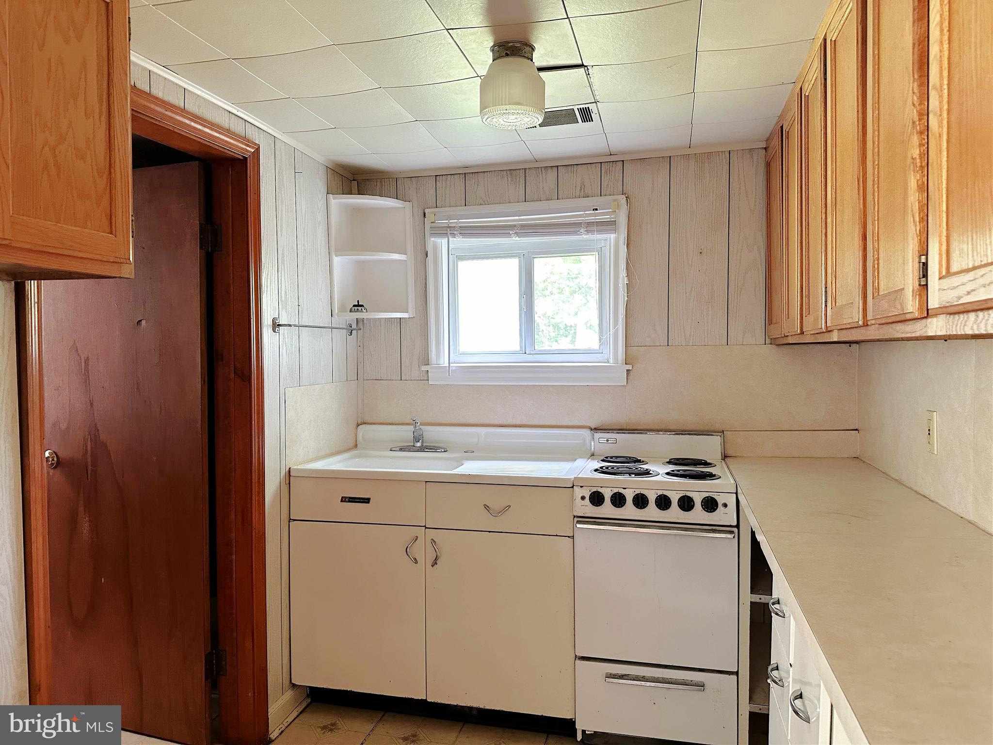 2848 Swamp Creek Road Green Lane, PA 18054 - Photo 53 of 66 Cottage Kitchen