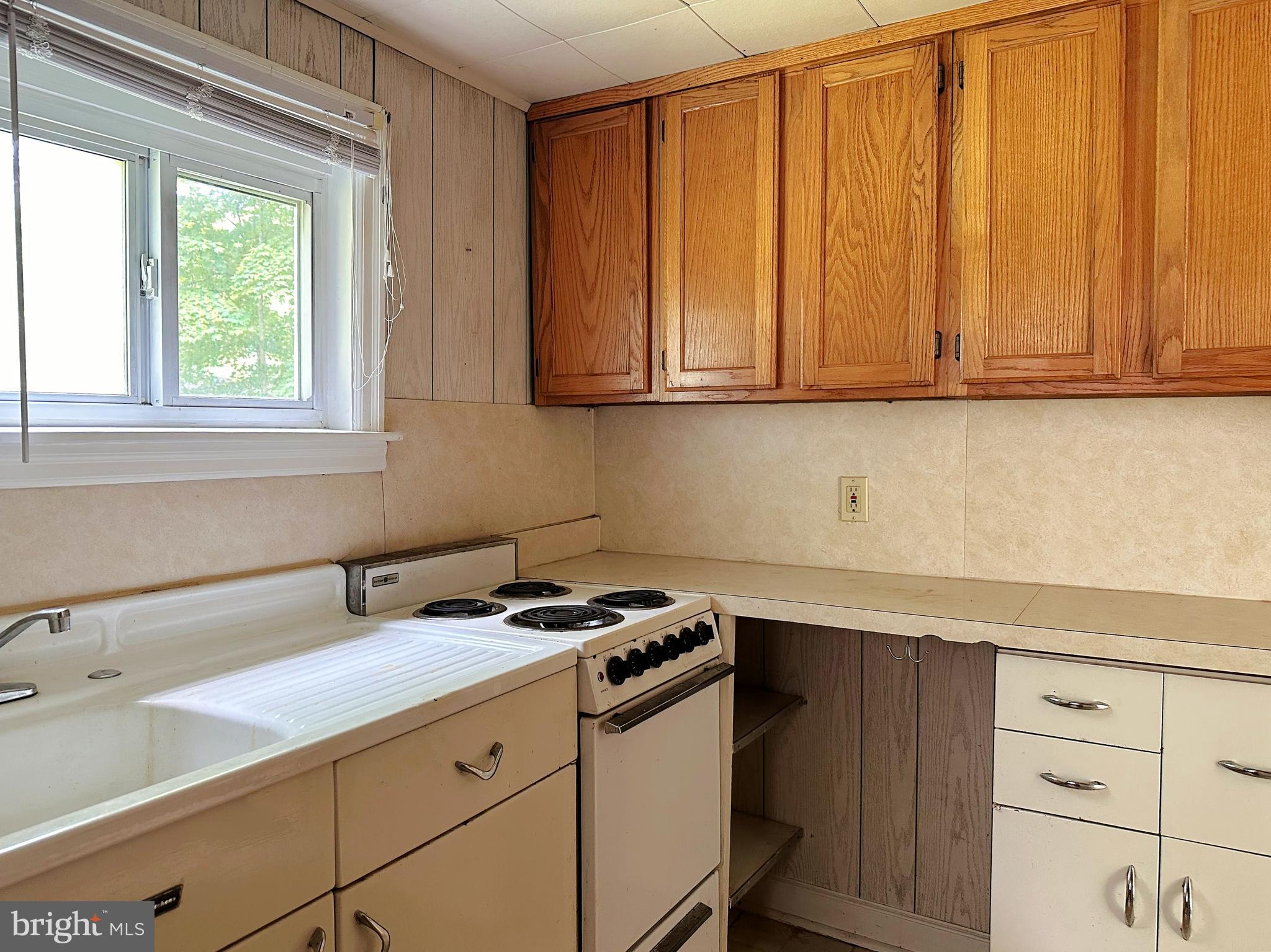 2848 Swamp Creek Road Green Lane, PA 18054 - Photo 54 of 66 Cottage Kitchen