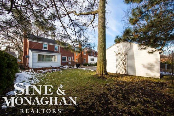 1660 Fairholme Road Grosse Pointe Woods, MI 48236 - Photo 28 of 32