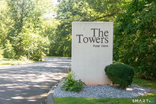 $239,900 | 2 Putter Drive, Unit 102S, Wallingford, CT 06492