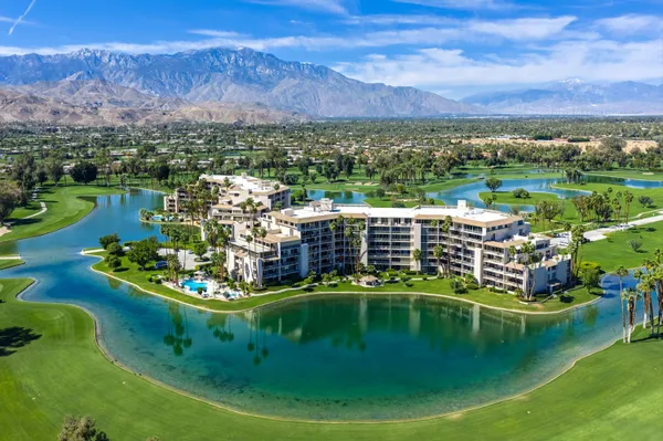 $1,500,000 | 900 Island Drive, Unit 703, Rancho Mirage, CA 92270