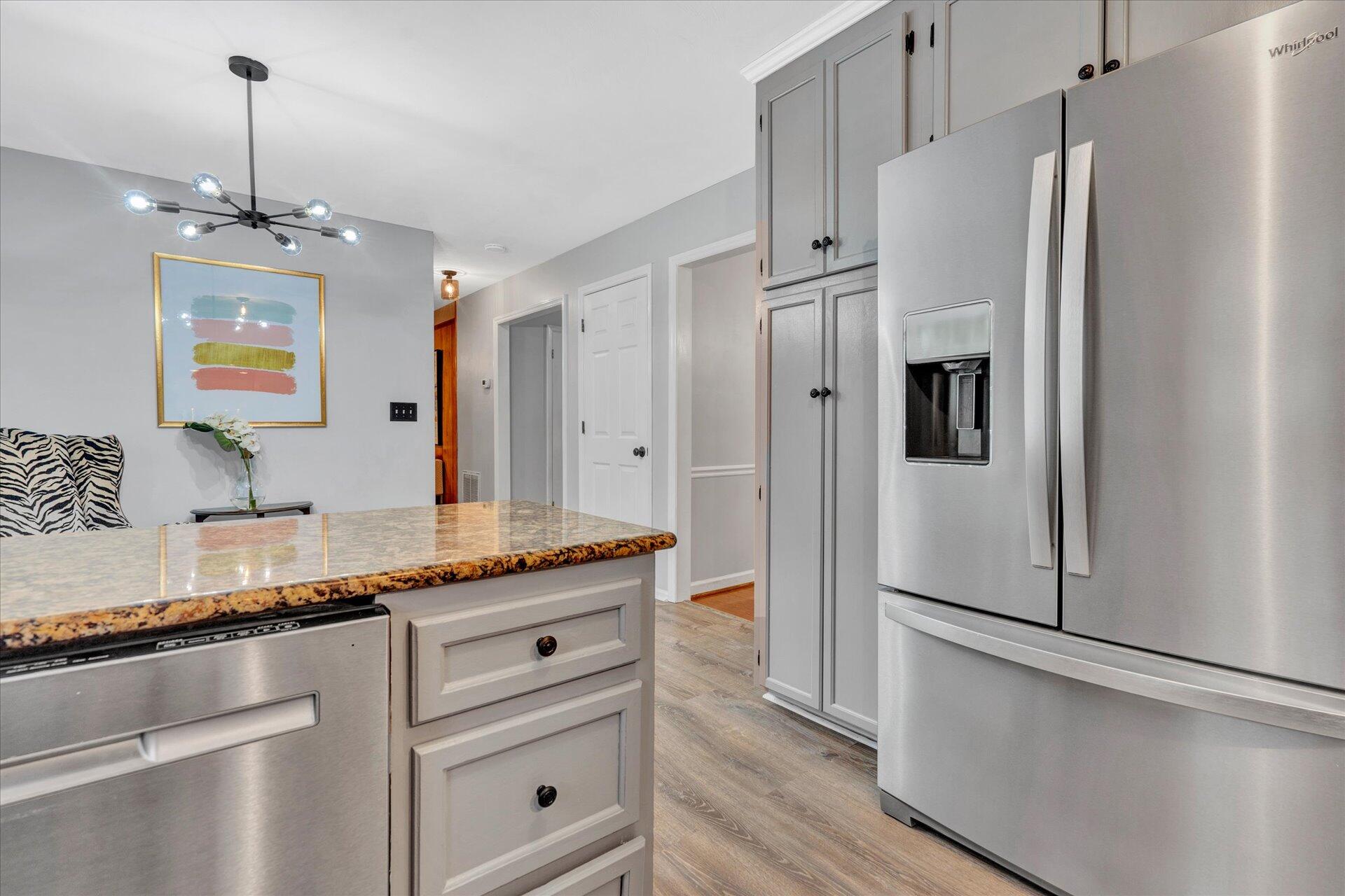 2712 Summit Ridge Road Northeast Roanoke, VA 24012 - Photo 16 of 47 16-DSC8363