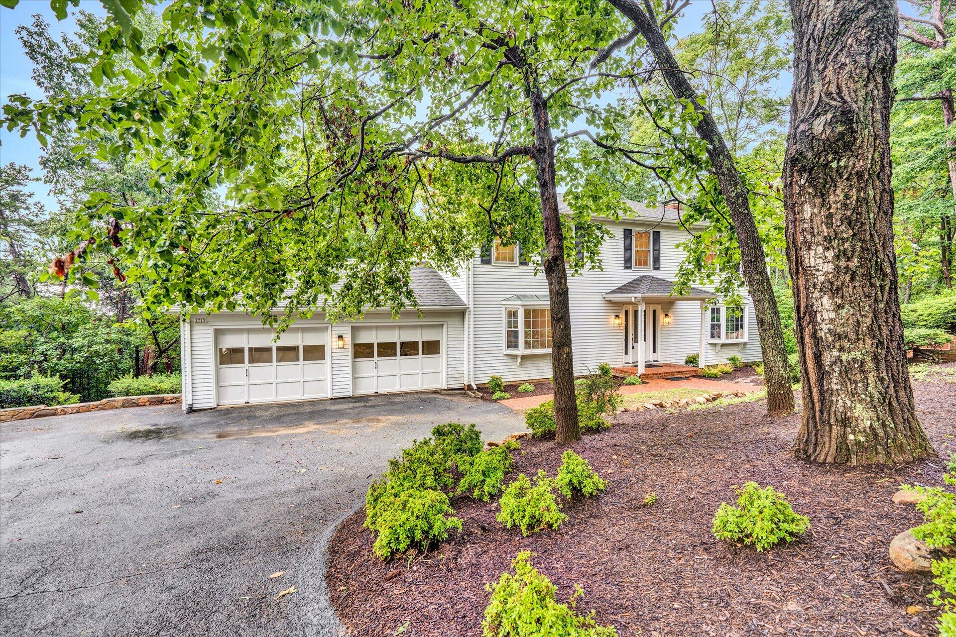 2712 Summit Ridge Road Northeast Roanoke, VA 24012 - Photo 2 of 47 01-DSC8420