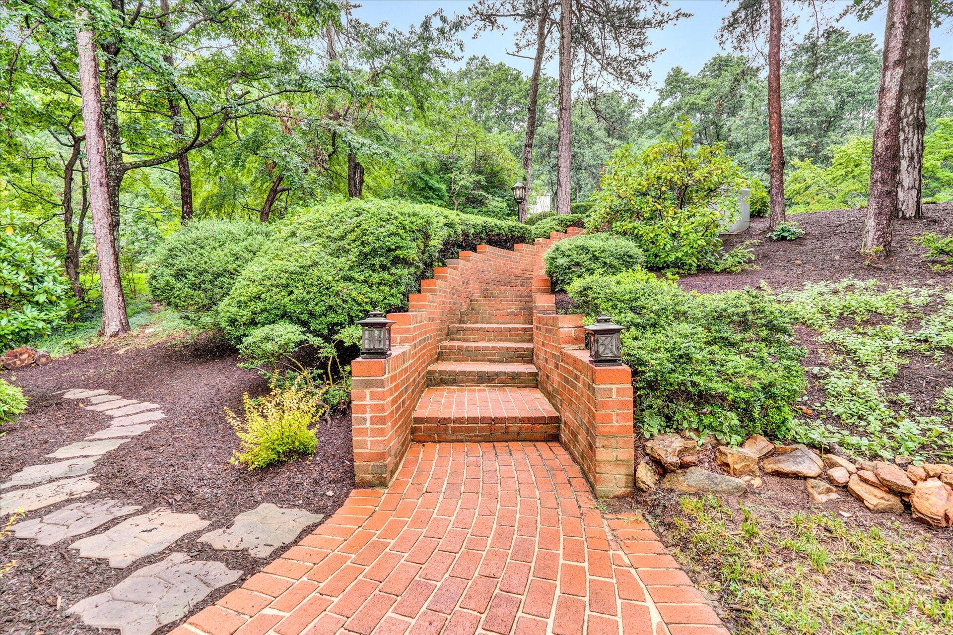 2712 Summit Ridge Road Northeast Roanoke, VA 24012 - Photo 3 of 47 03-DSC8426