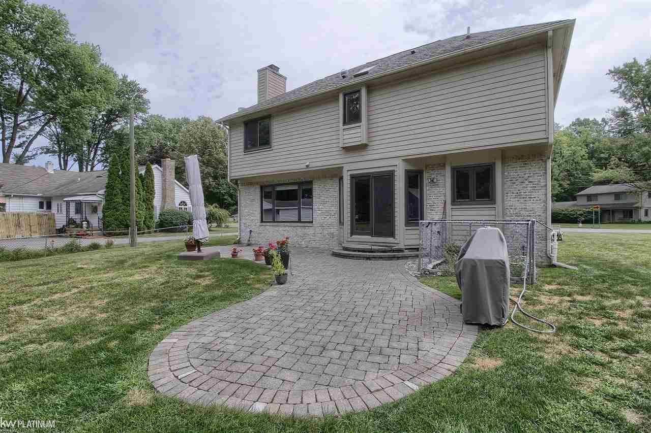 37555 Townhall Street Harrison Township, MI 48045 - Photo 30 of 34 31391089-30.JPG
