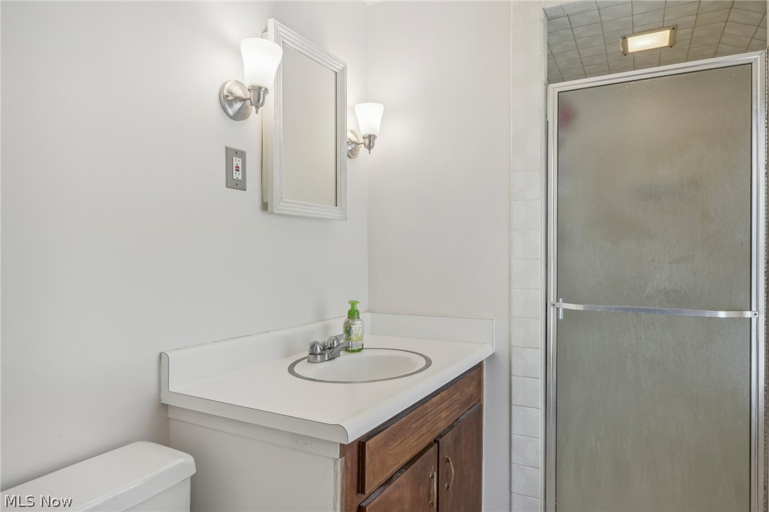 1160 Ford Road Cleveland, OH 44124 - Photo 21 of 38