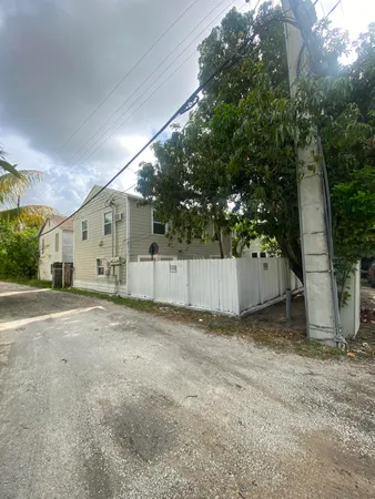 $2,995 | 115 Northeast 2nd Street, Unit 2, Fort Lauderdale, FL 33301