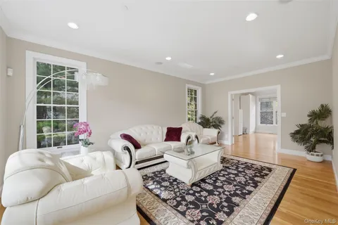 $2,795,000 | 19 Shelley Lane, West Harrison, NY 10604