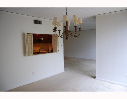900 Washington Road, Unit 406 Mt. Lebanon, PA 15228 - Photo 5 of 13 Dining Room.