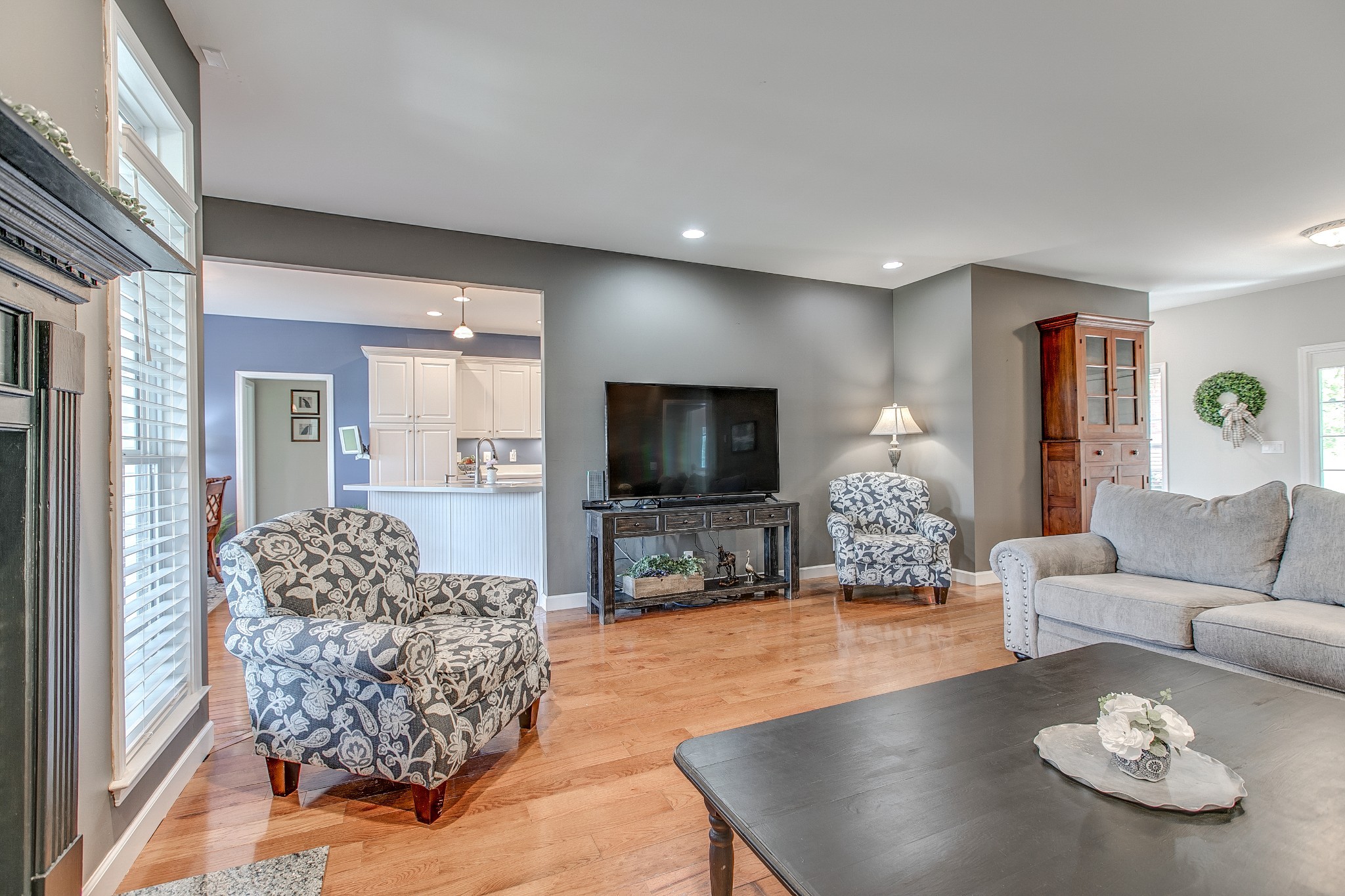 7285 North Milton Road Milton, TN 37118 - Photo 14 of 58 a living room with furniture and a flat screen tv