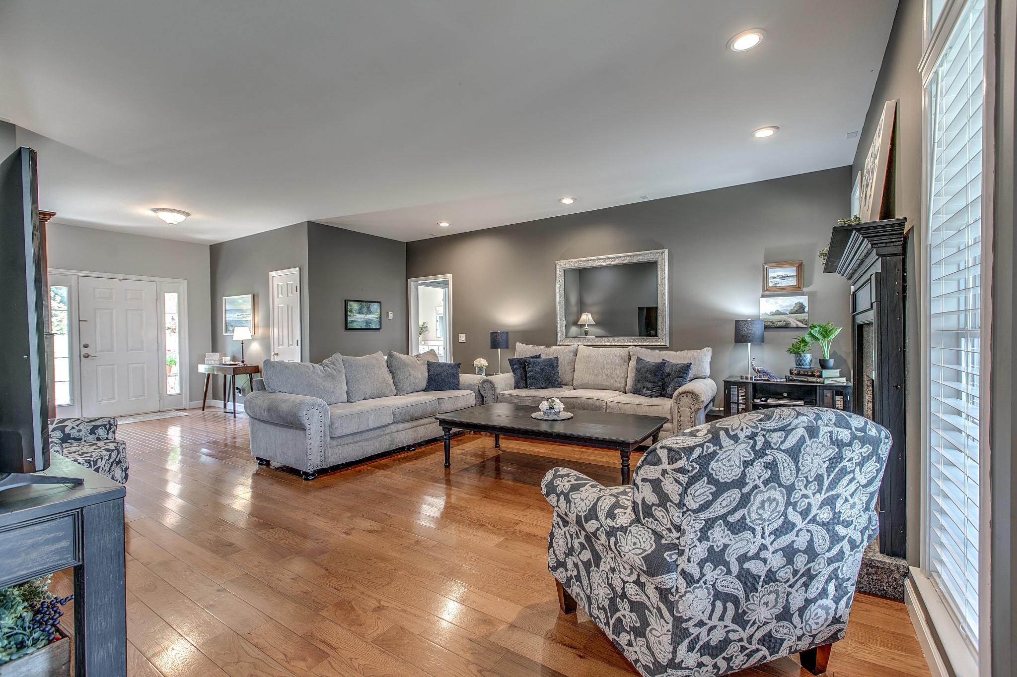 7285 North Milton Road Milton, TN 37118 - Photo 15 of 58 a living room with furniture and a large window