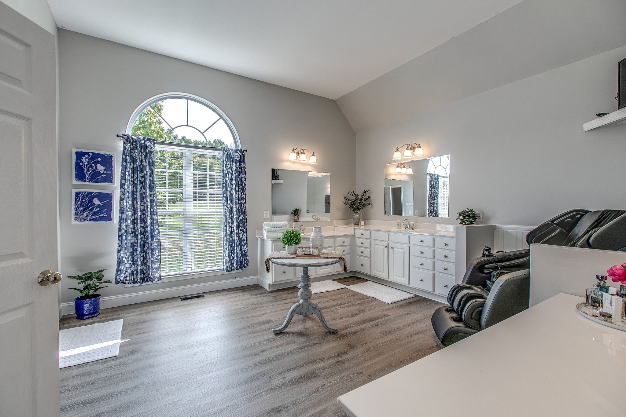 7285 North Milton Road Milton, TN 37118 - Photo 26 of 58 a living room with furniture large window and wooden floor