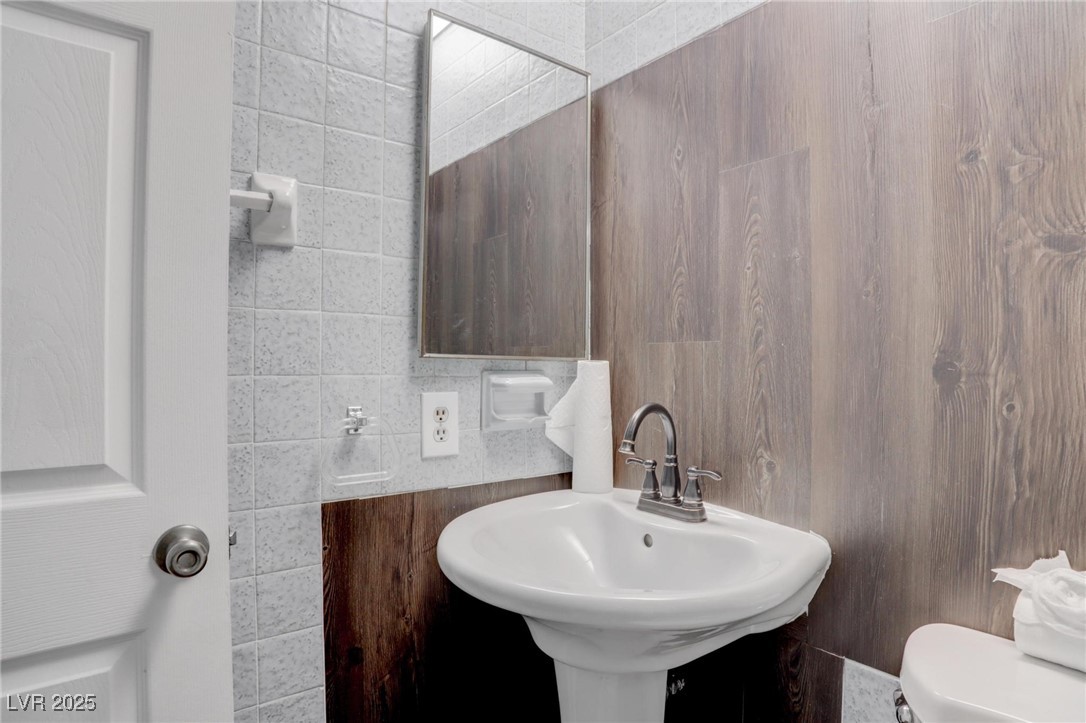 4775 Monaco Road Las Vegas, NV 89121 - Photo 18 of 31 Bathroom featuring sink and toilet