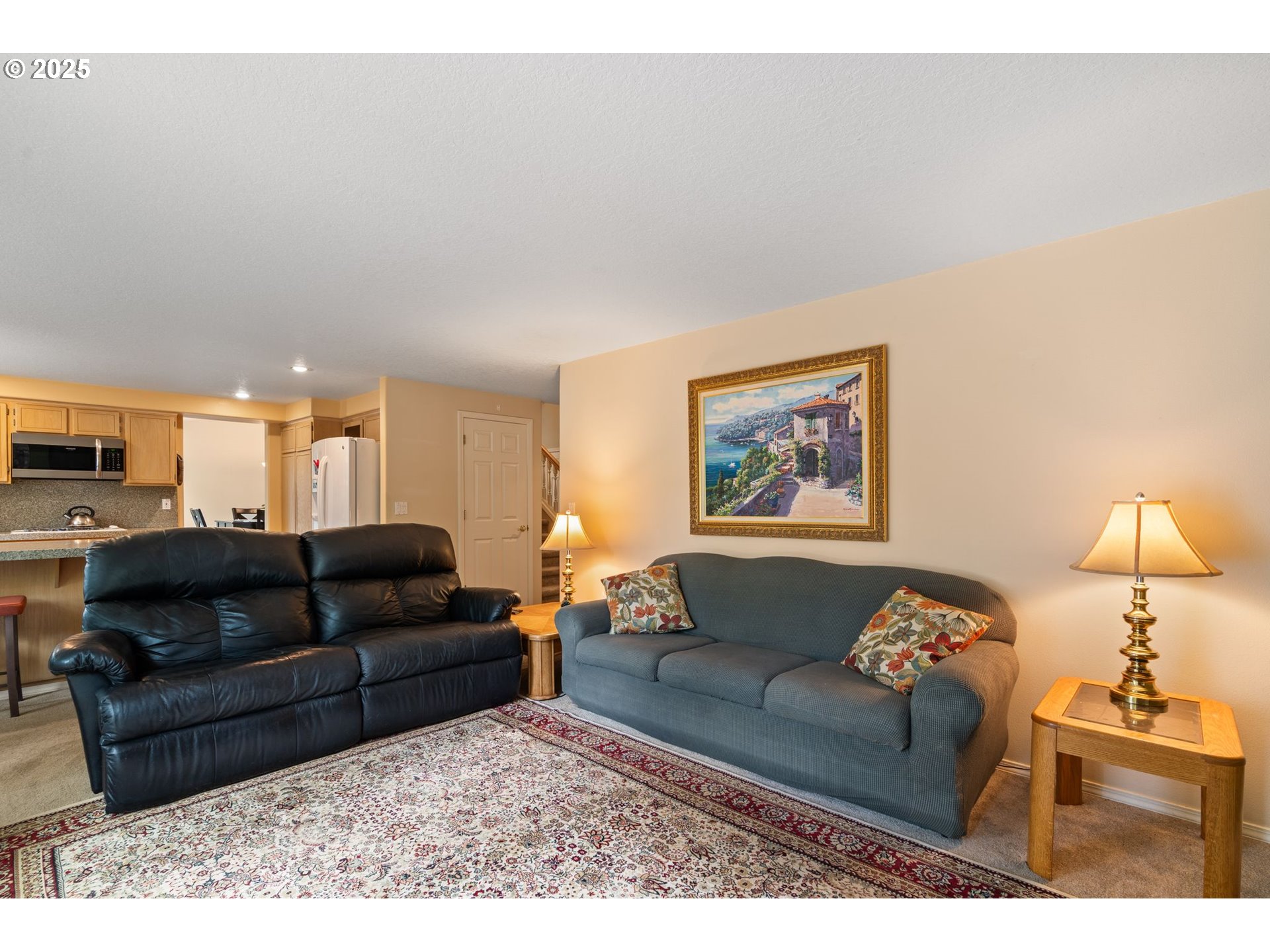 3010 Southwest Phyllis Drive Gresham, OR 97080 - Photo 18 of 48 a living room with furniture and a lamp