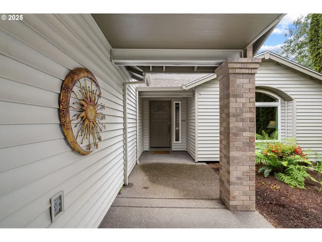 $550,000 | 3010 Southwest Phyllis Drive, Gresham, OR 97080