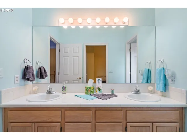 $550,000 | 3010 Southwest Phyllis Drive, Gresham, OR 97080