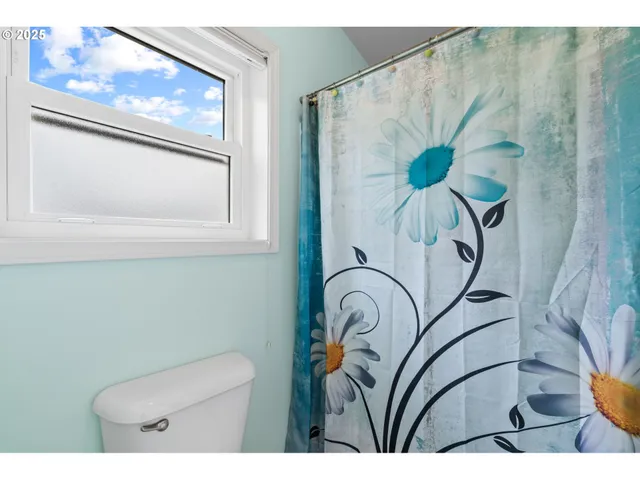 $550,000 | 3010 Southwest Phyllis Drive, Gresham, OR 97080