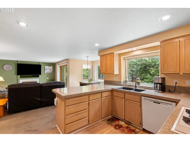 $550,000 | 3010 Southwest Phyllis Drive, Gresham, OR 97080