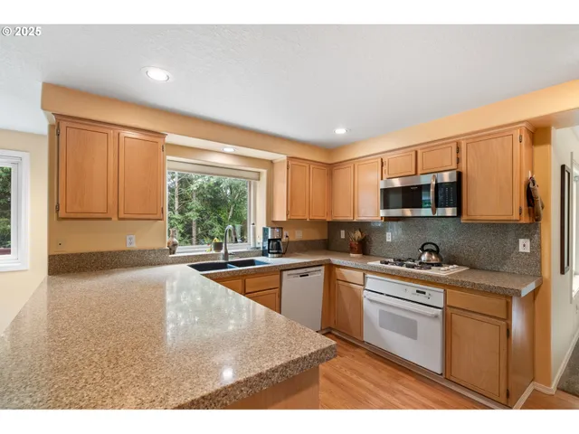 $550,000 | 3010 Southwest Phyllis Drive, Gresham, OR 97080