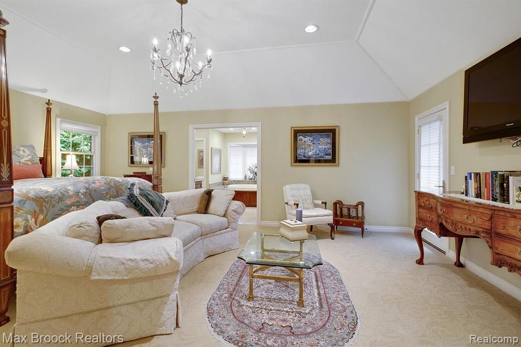 645 Lone Pine Road Bloomfield Hills, MI 48304 - Photo 18 of 34