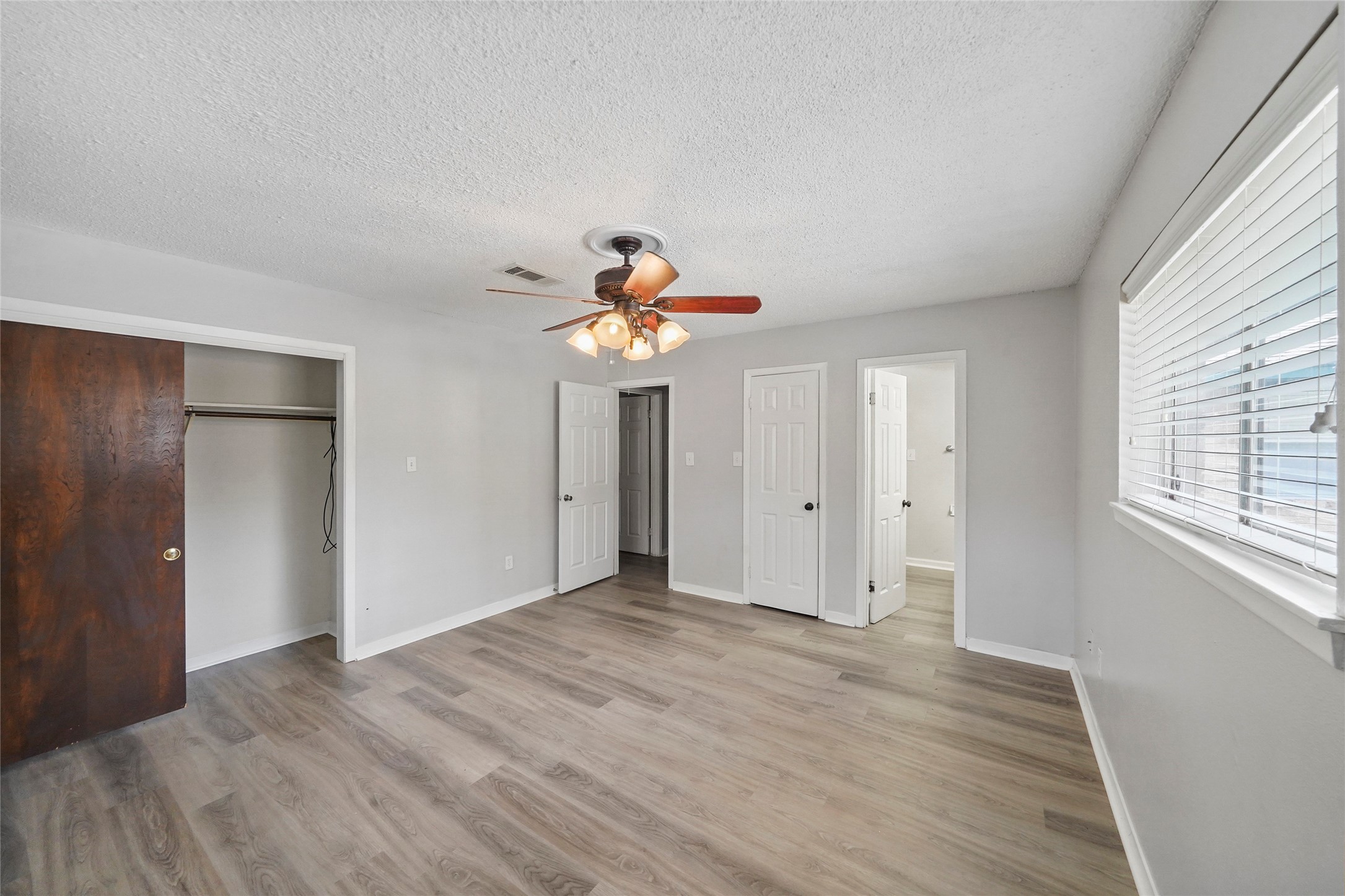 592 Florida Park Conroe, TX 77302 - Photo 6 of 9