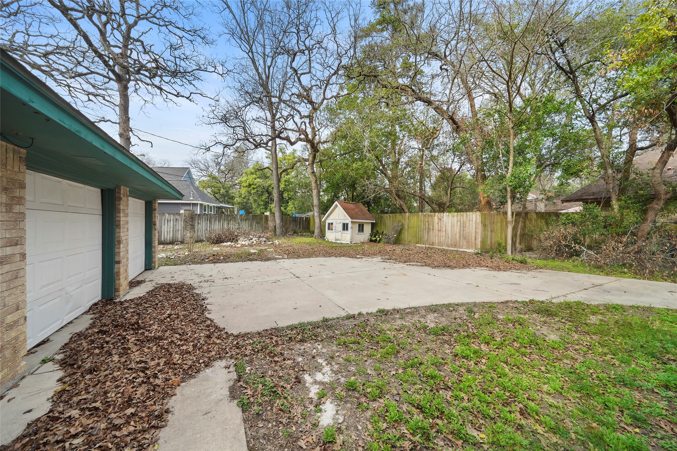 592 Florida Park Conroe, TX 77302 - Photo 8 of 9