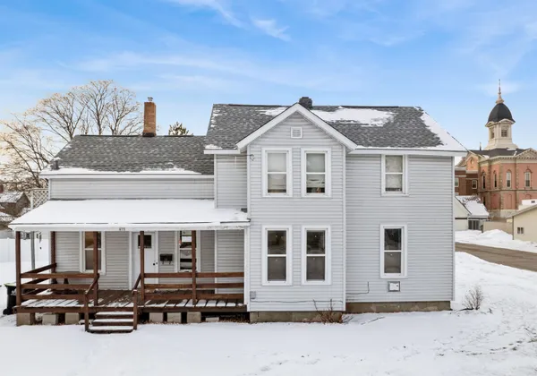 $189,900 | 813 8th Street, Menominee, MI 49858