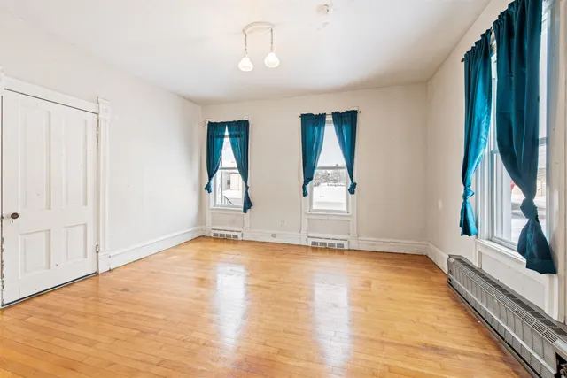 $189,900 | 813 8th Street, Menominee, MI 49858