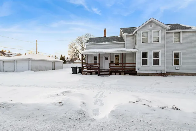 $189,900 | 813 8th Street, Menominee, MI 49858