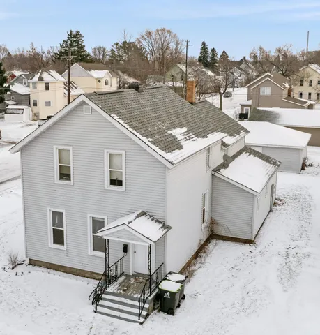 $189,900 | 813 8th Street, Menominee, MI 49858