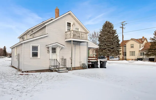 $189,900 | 813 8th Street, Menominee, MI 49858