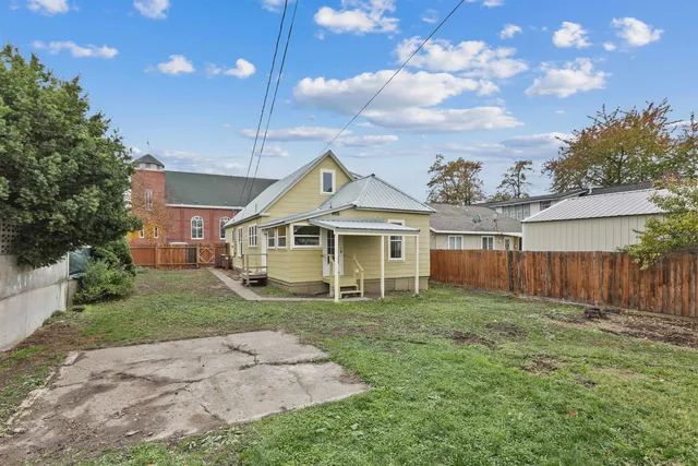 $355,000 | 2721 East Queen Avenue, Spokane, WA 99217