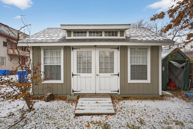 $299,999 | 202 Laurel Street, Hartford, CT 06105