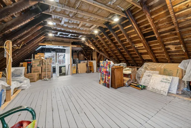 $299,999 | 202 Laurel Street, Hartford, CT 06105